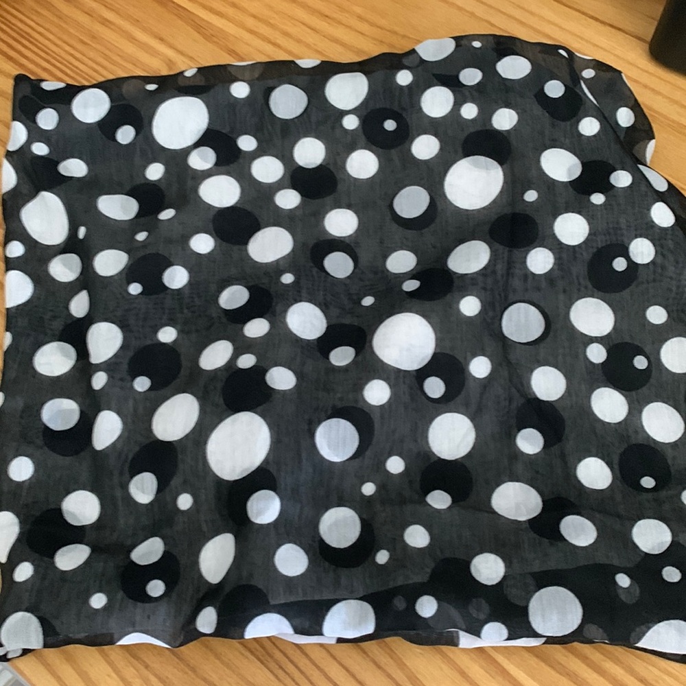 H&M- scarf @ 46x46. Black and white. New and never worn. Pretty with no flaws.